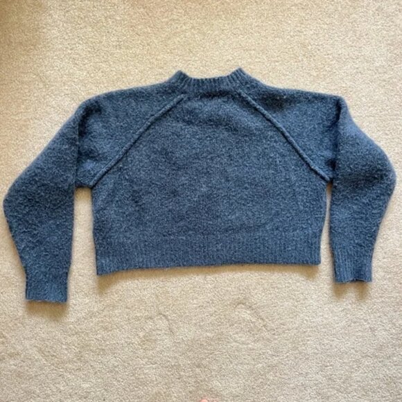 Boxy Oversized Cropped Blue Sweater from Zara, Size Large, warm and cozy - Picture 2 of 4